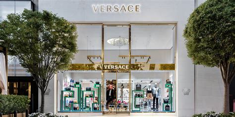 Versace shopping services